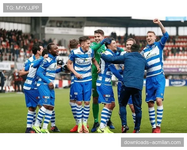 官方:门兴格拉德巴赫与功勋主帅法尔克续约至2028年 官方:门兴格拉德巴赫与功勋主帅法尔克续约至2028年